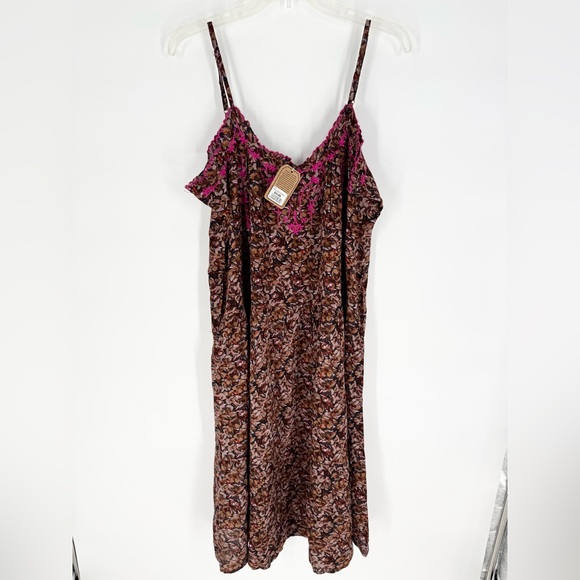 NWT Natural Life Harley Embroidered Floral Midi Sundress Brown/Fuchsia Size M - Picture 7 of 16